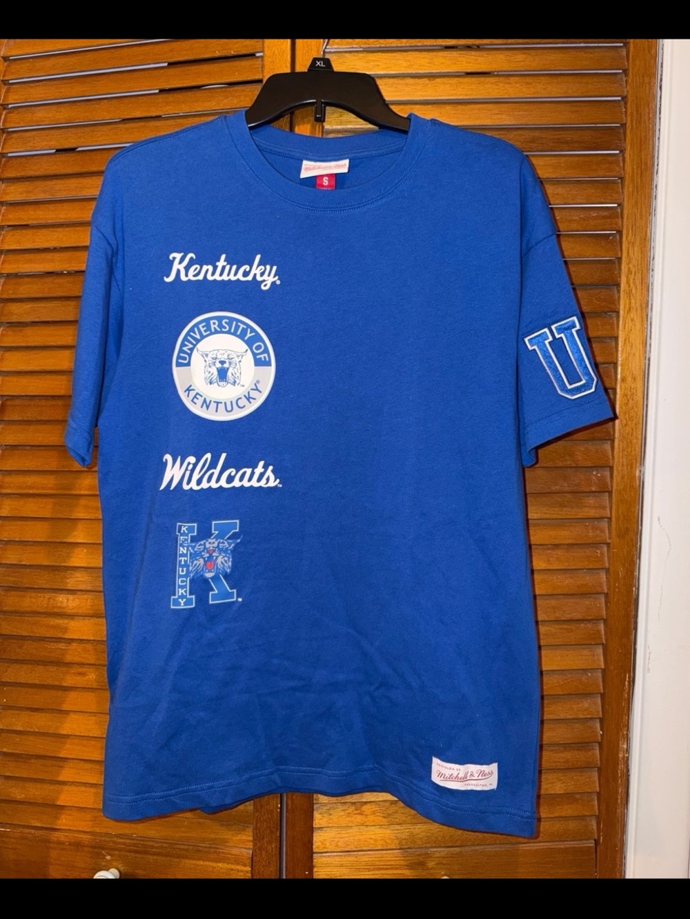 University of Kentucky Wildcats Shirt. Mens Small (NWTS)